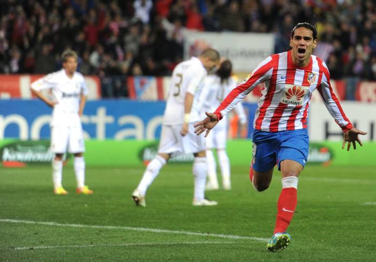 Radamel Falcao García comandará el ataque del Atlético de Madrid, en el choque de hoy ante Valencia, en el partido de ida de la Europa League. AFP