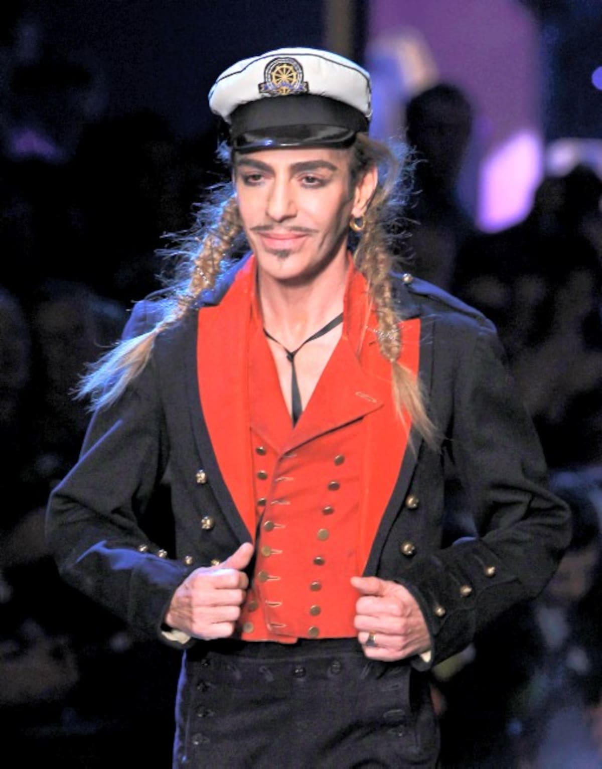 John Galliano dijo que no podía recordar los incidentes debido a que en ese momento estaba bajo los efectos del alcohol. FRANCOIS GUILLOT - AFP