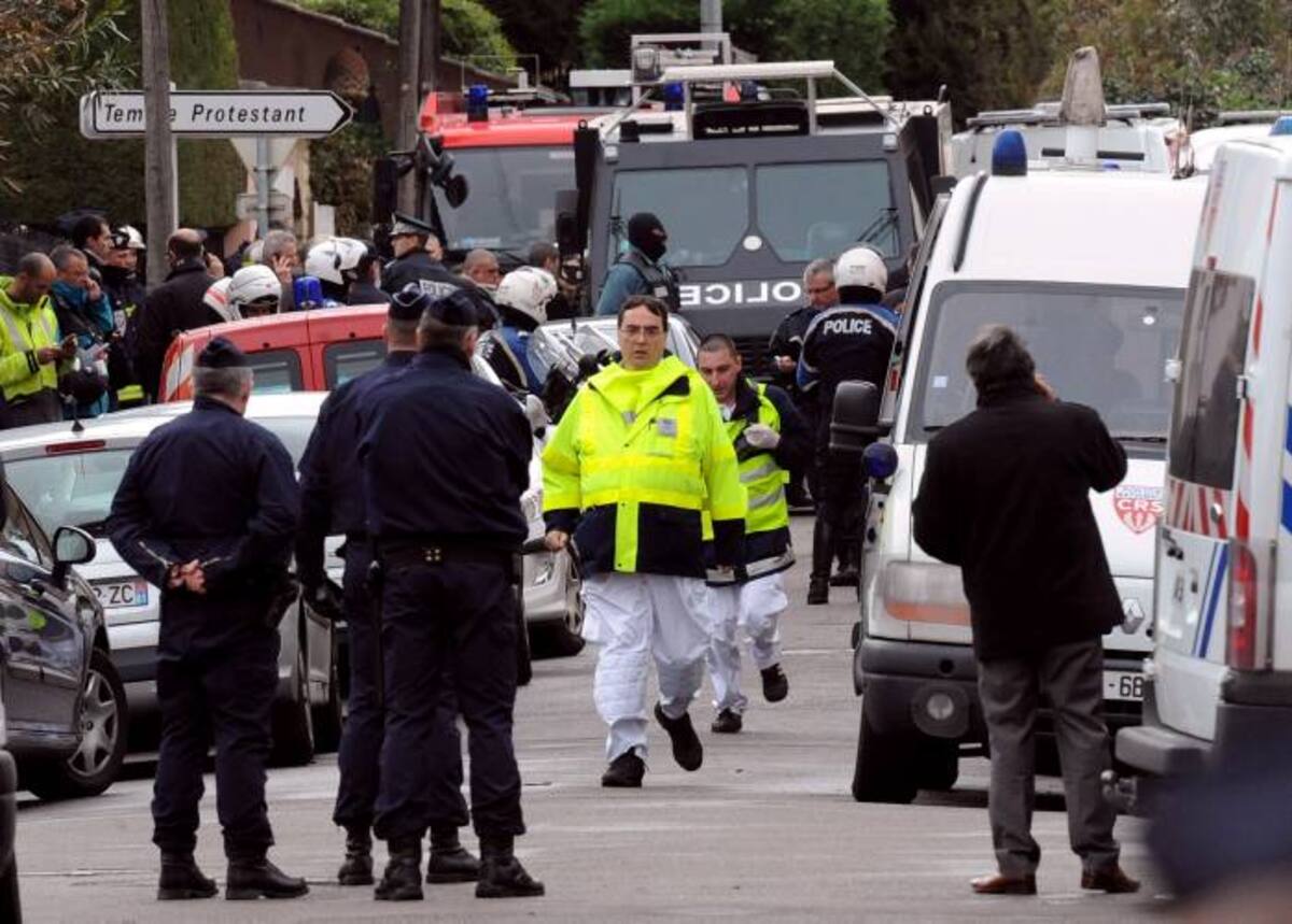 La operación se inició a las 11H30 locales (10H30 GMT) cuando los policías, auxiliados por dispositivos de video, entraron al apartamento situado en el barrio de la Côté Pavée de Toulouse. AFP PASCAL PAVANI