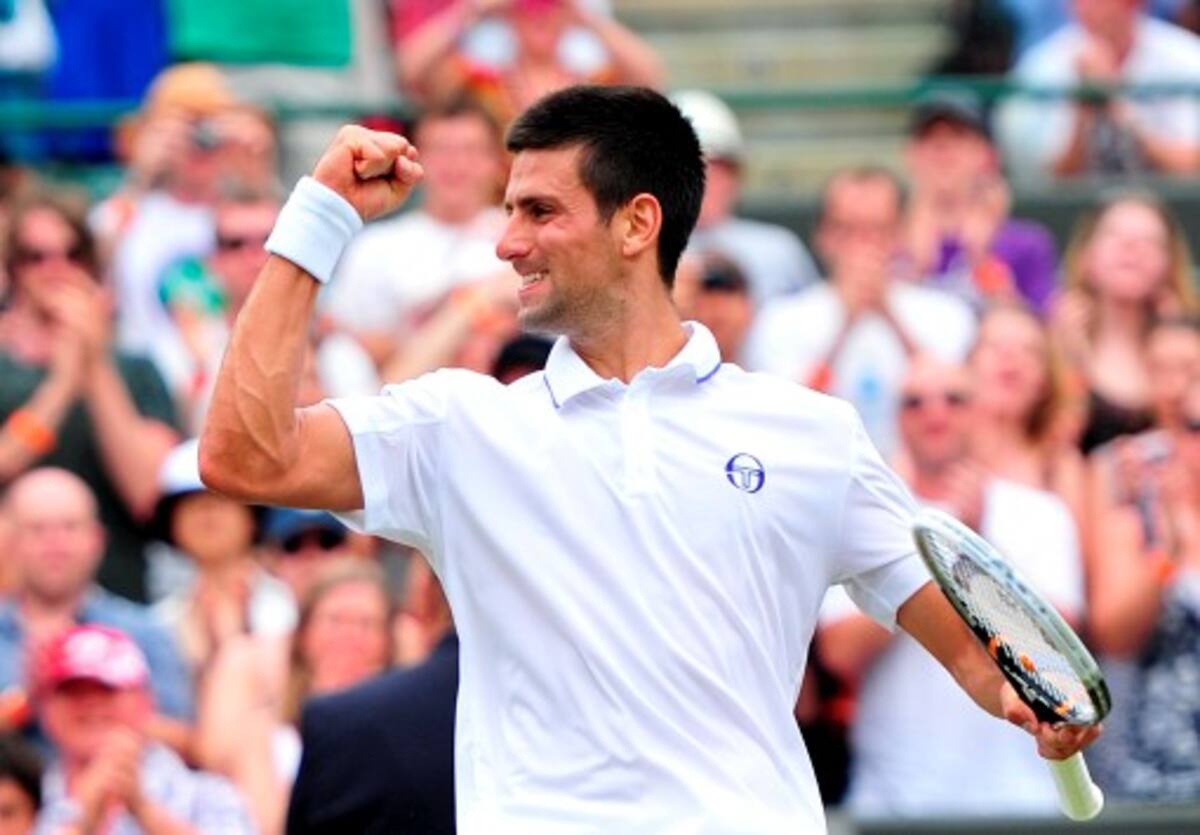 Novak Djokovic está a las puertas de alcanzar la cima del tenis mundial si el viernes supera al francés Jo-Wilfried Tsonga en la semifinal del torneo de Wimbledon. AFP