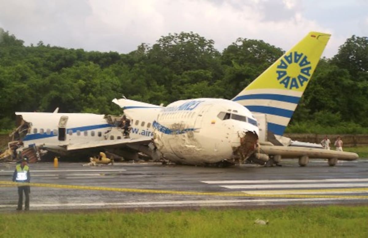 "Los aviones comerciales son blanco de rayos, en promedio, una vez cada 1.000 horas de vuelo", indicó recientemente la Oficina Nacional de Estudios e Investigaciones Aeroespaciales (ONERA) de Francia en su sitio web.