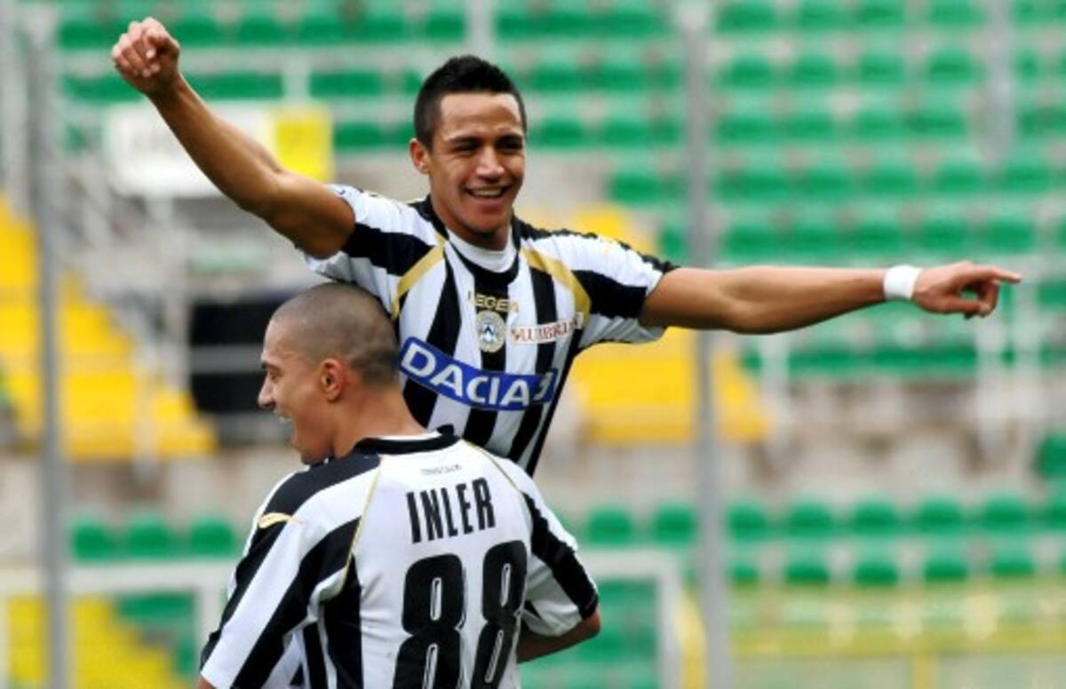 4 de los 7 goles del Udinese fueron del chileno Alexis Sánchez AP