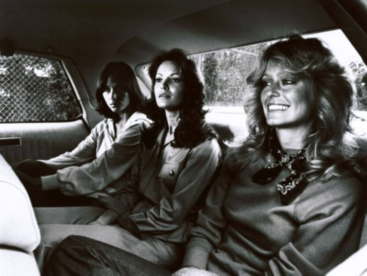 Kate Jackson, Jaclyn Smith y Farrah Fawcett en la serie Los Ángeles de Charlie.