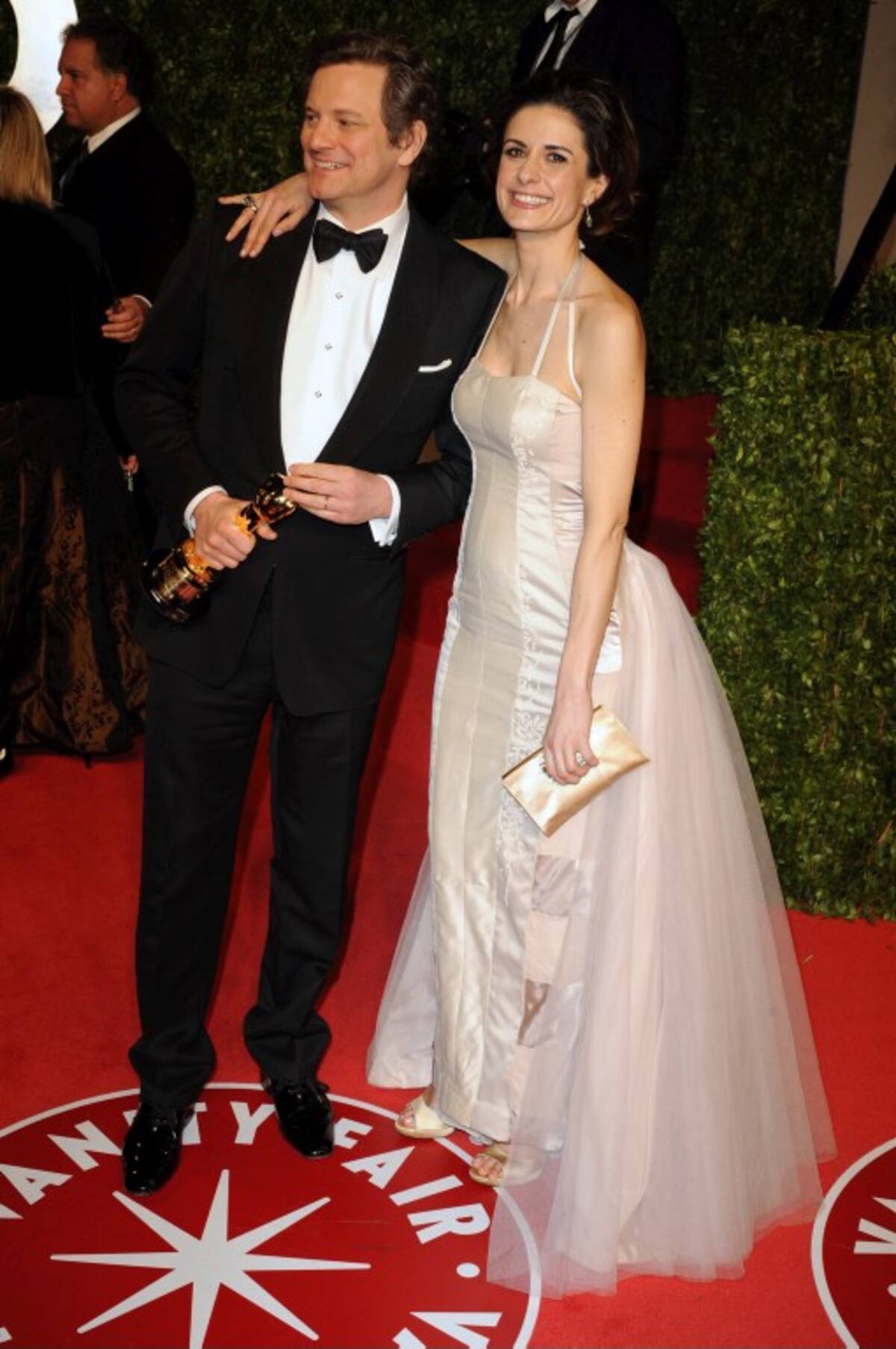 Colin Firth y su esposa, Livia Giuggioli, en la entrega de los premios Óscar. AFP/SCHMITT/
