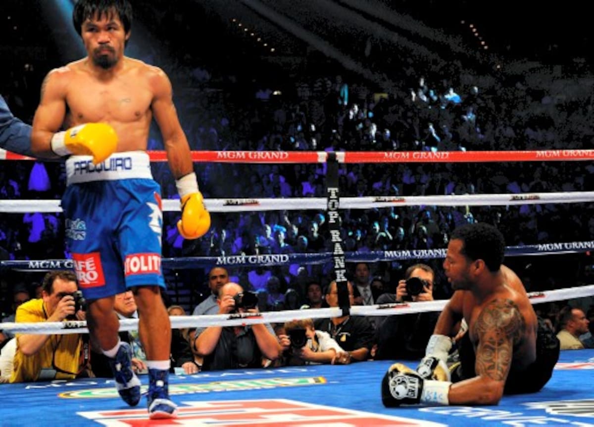 Manny Pacquiao, en su última pelea, tumbó a Shane Mosley, pero al final le ganó por decisión en 12 asaltos. AFP