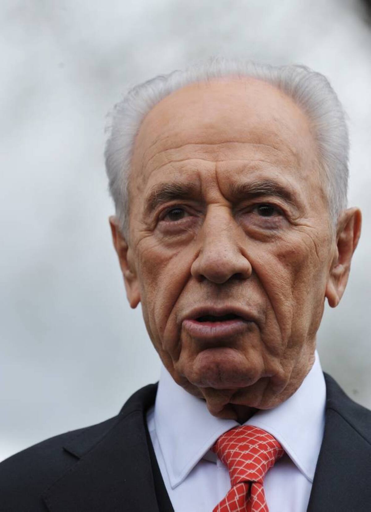 "La circuncisión es un ritual judío en el corazón de la identidad judía desde hace miles de años y que define al pueblo judío desde el primer mandamiento dado por Dios a Abraham", escribe Peres en la carta. AFP MANDEL NGAN