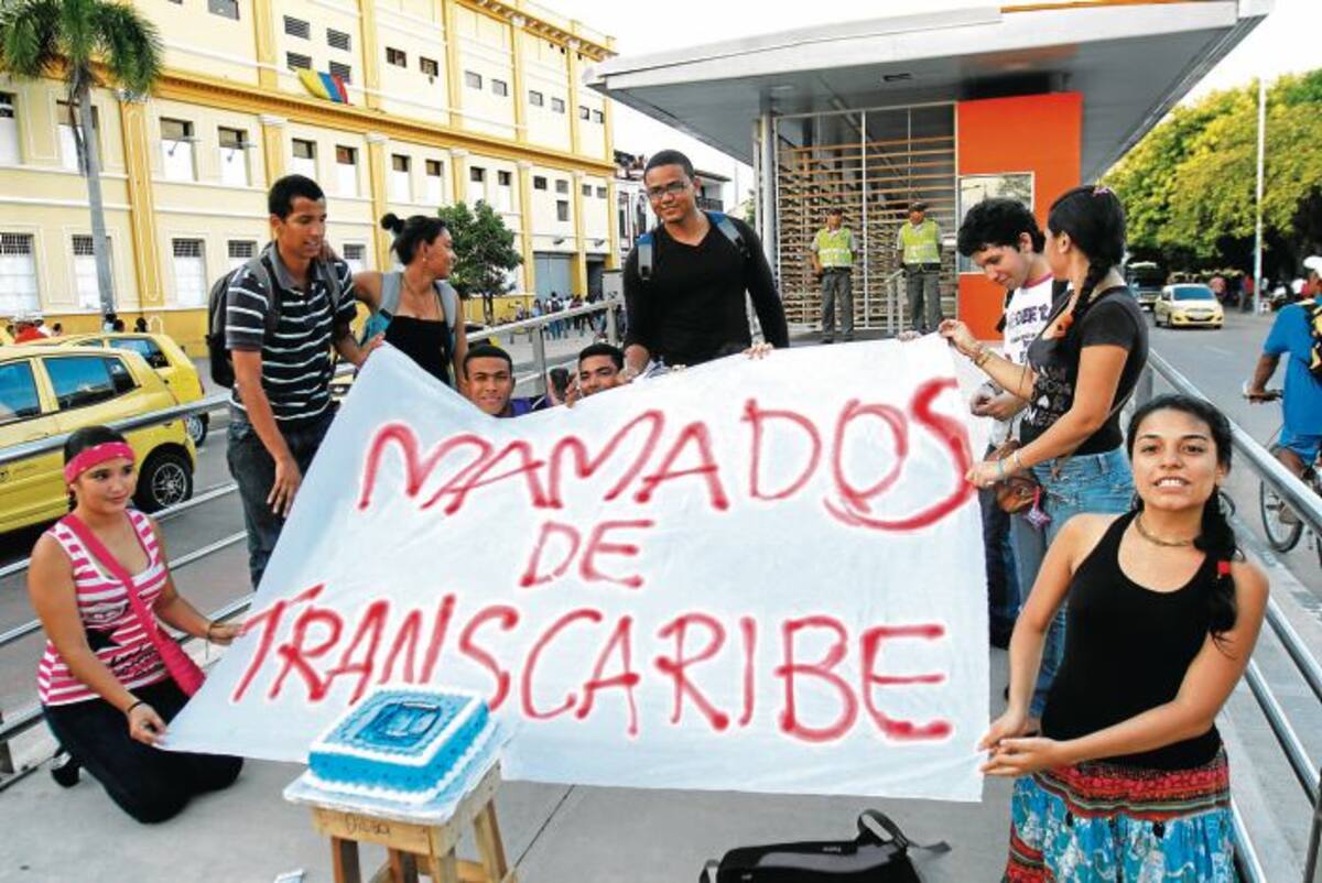 Protesta de jóvenes en septiembre, por los retrasos de Transcaribe. AROLDO MESTRE- EL UNIVERSAL