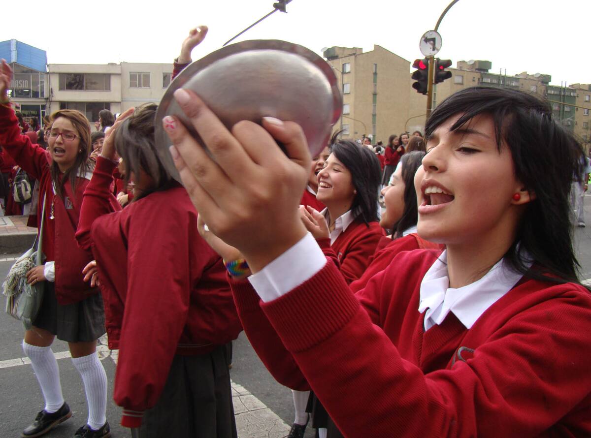 Expertos trabajan para encontrar en qué espacio sería mejor crear ese nuevo grado: si en el preescolar, la primaria o el grado 12 en la media. COLPRENSA