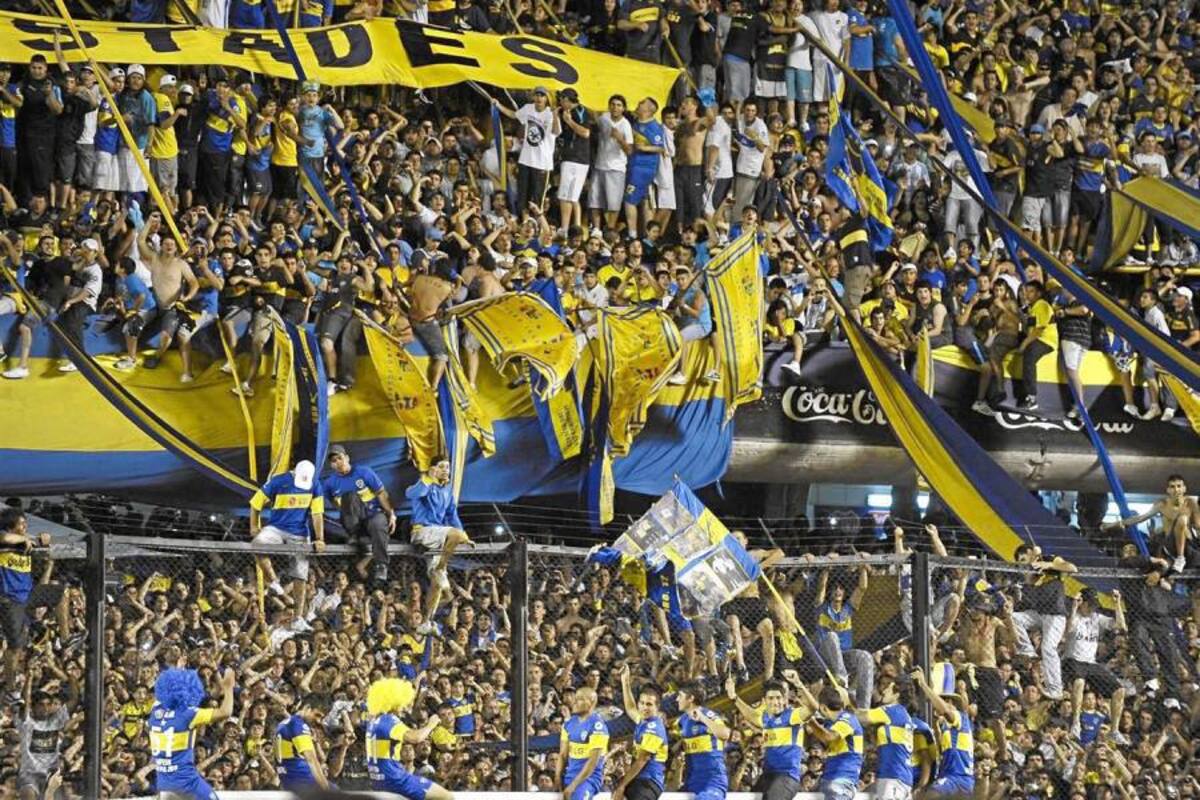 Los jugadores de Boca Juniors celebraron con sus hinchas no sólo la obtención del título, sino la gran campaña realizada, la cual les permitió terminar de manera invicta el torneo apertura. //Foto: Cortesía.