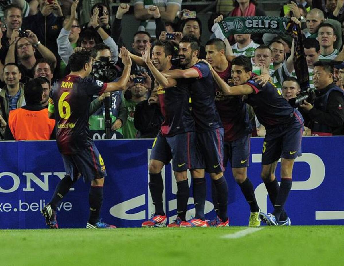 Jugadores del Barcelona celebran el triunfo ante el Celtic. AP