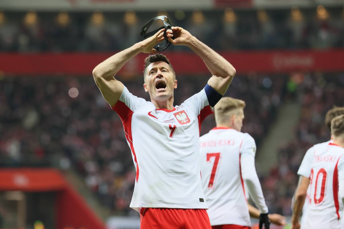 Robert Lewandowski está a puertas de jugar su último Mundial. //Foto, EFE: LESZEK SZYMANSKI POLAND OUT