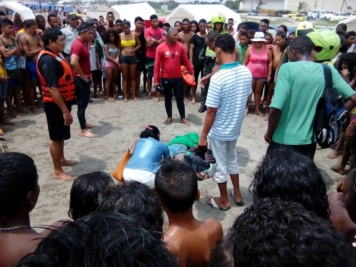 Lamentables escenas de dolor se vivieron en las playas de Marbella, luego del hallazgo del cuerpo del menor. Foto: El Universal