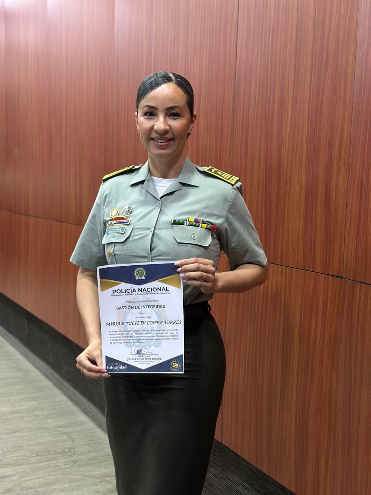 21 uniformados de la Policía Metropolitana de Cartagena fueron reconocidos como “Baluartes” y “Bastiones de la Integridad”, una distinción que resalta su conducta ética, transparencia y vocación de servicio.