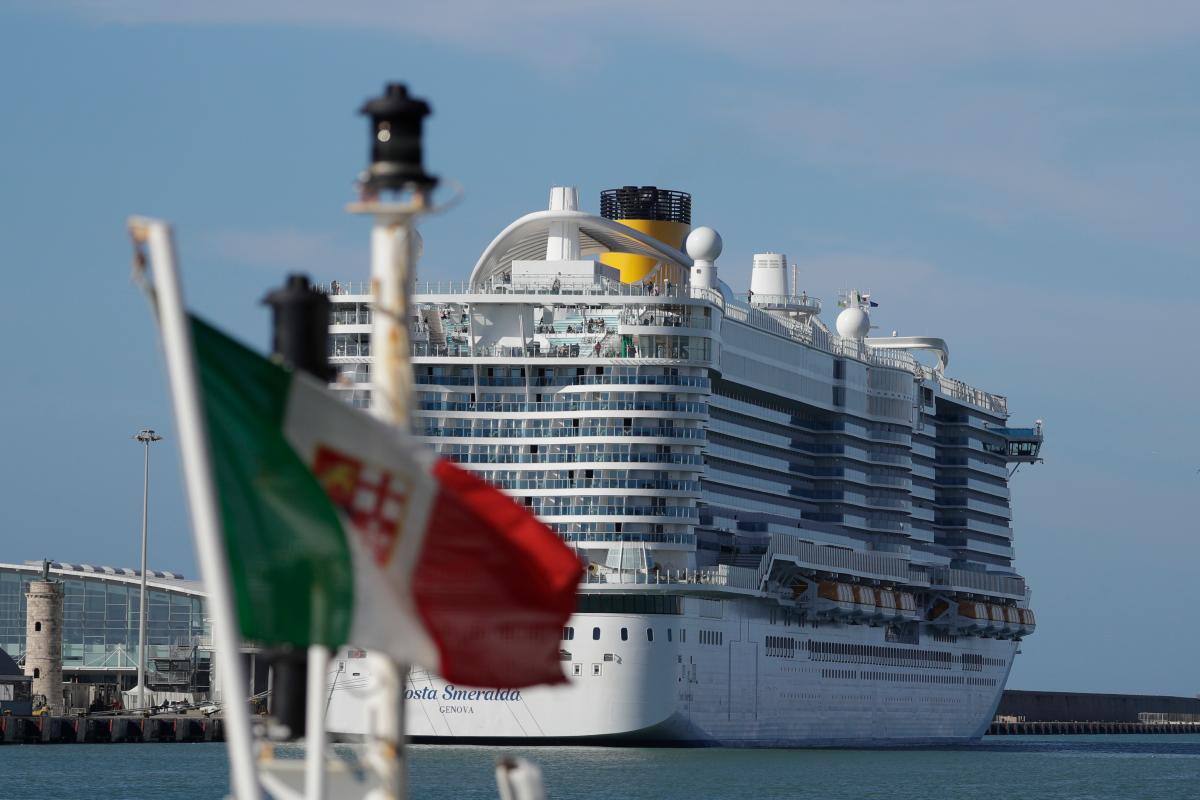 Italia bloquea crucero procedente de España por posible caso coronavirus