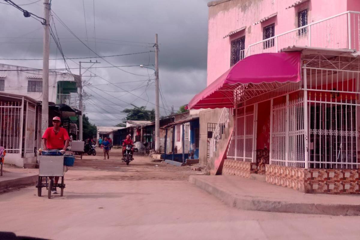 ¿Feminicidio? Hallan muerta a una mujer, de 23 años, en su casa, en Olaya