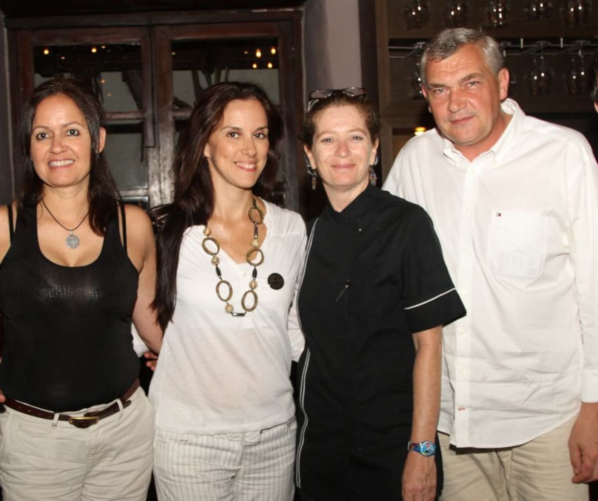 Marcela Ortiz, Nora Jiménez, la Chef Ejecutiva del Hotel, Isabelle Alexandre; y Eric Lassure.