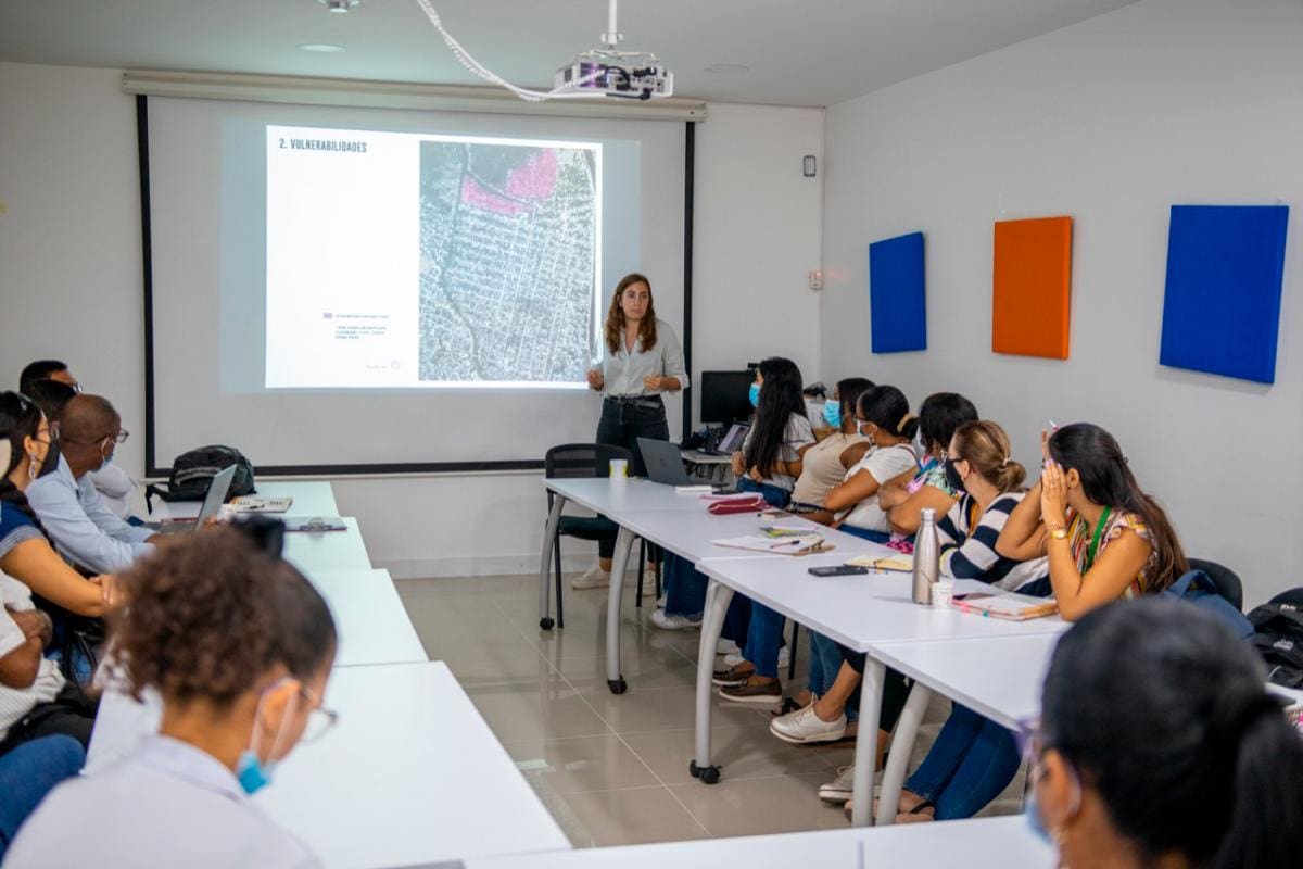 Talleres participativos de gestión de riesgos en el marco del Plan para el Buen Vivir de la Comuna 6 de Cartagena. //Cortesía