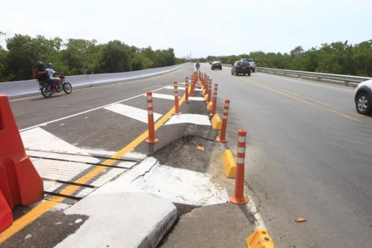 Instalan señalización en Viaducto del Gran Manglar