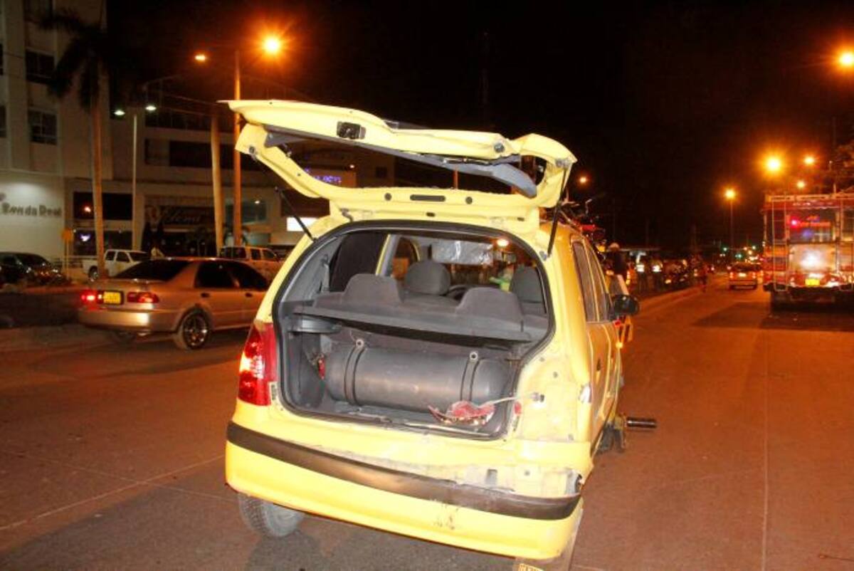 Este accidente ocurrió en el sector de El Amparo frente al edificio Ronda Real a las 12:30 a.m. NAYIB GAVIRIA- EL UNIVERSAL