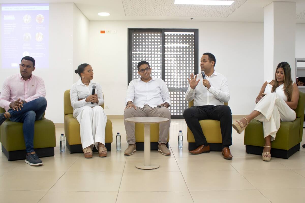UTB celebra 25 años del programa de Comunicación Social con periodistas y egresados