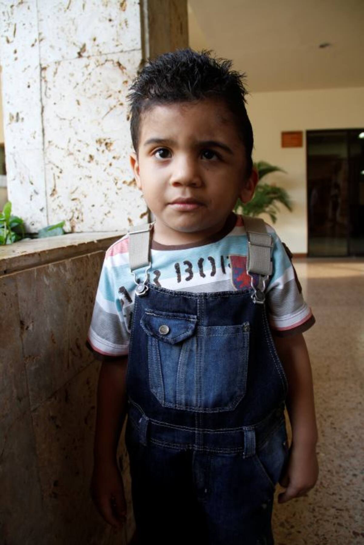 Cabe resaltar que las complicaciones presentadas se dieron por la intervención a destiempo (3 años después de haberse detectado el tumor). Esta imagen, autorizada por los padres, le fue tomada a Juanchito a finales de febrero de 2012, cuando por primera vez visitó El Universal. AROLDO MESTRE - EL UNIVERSAL