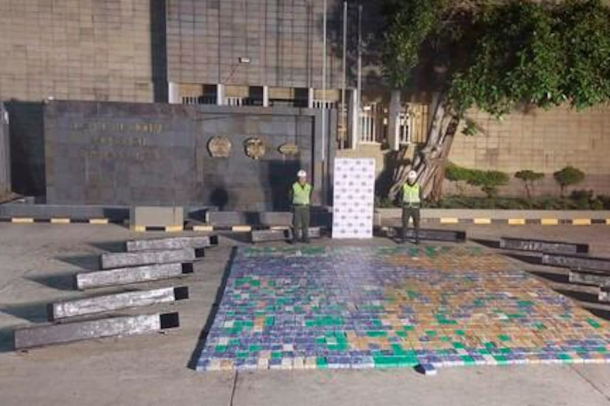 En puerto de Cartagena incautan mil kilos de cocaína que iban a Europa