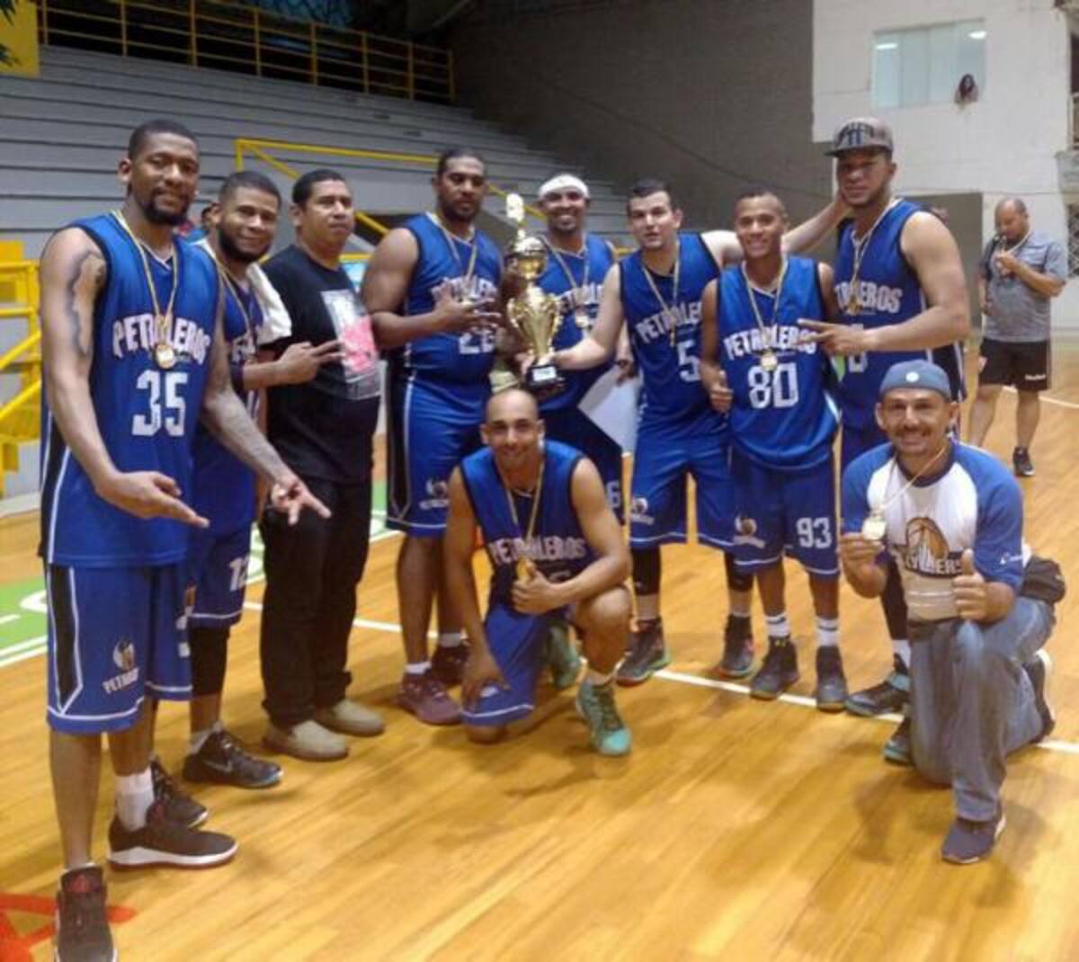Petroleros, campeón en la categoría A.//Cortesía