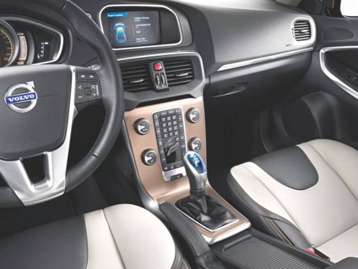 El interior transmite calidad, confort y seguridad. Todos los materiales y acabados son agradables a la vista.