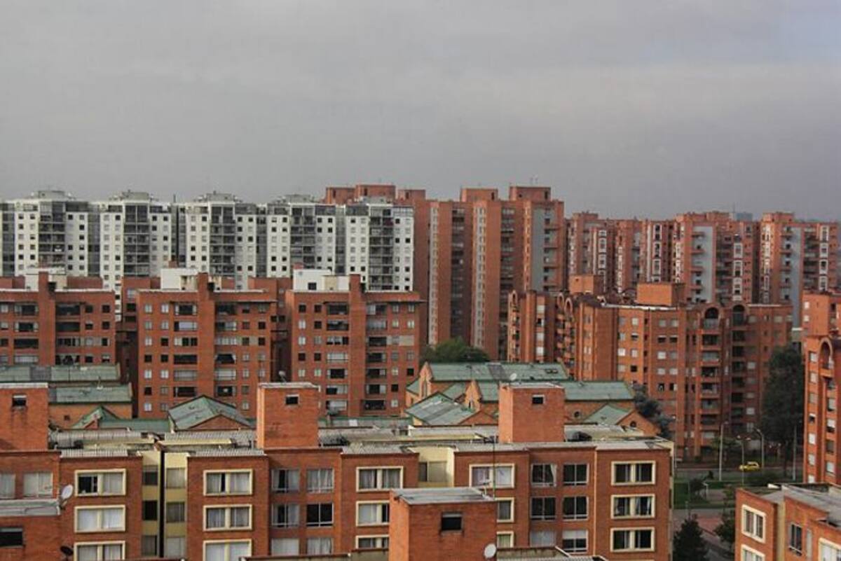 Si bien la vivienda es uno de los segmentos más relacionados con la finca raíz, también existen tipos de inversión en ‘segmentos corporativos’ como oficinas, locales comerciales y bodegas. Colprensa.