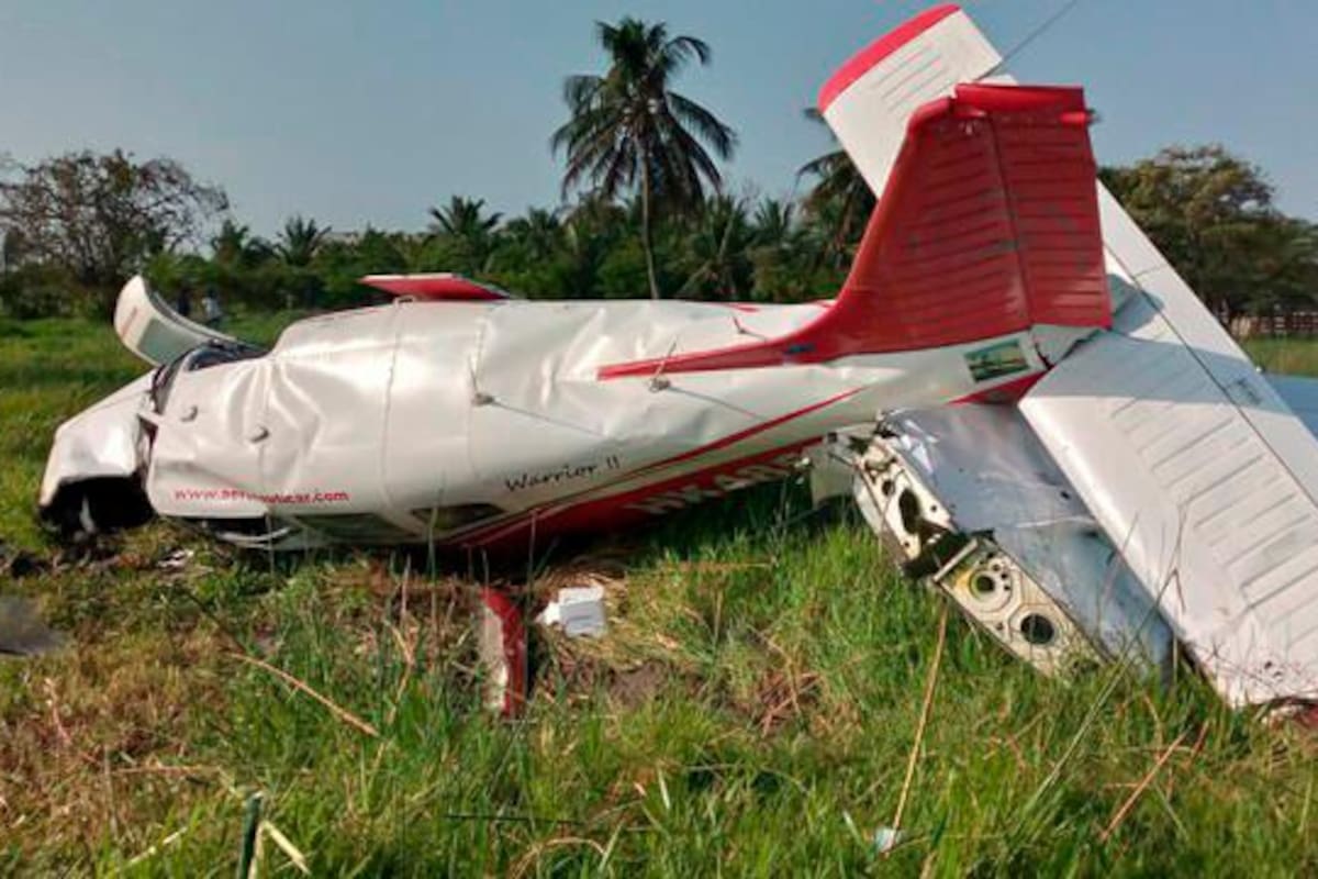 ¡Atención! Mueren seis personas al estrellarse una avioneta