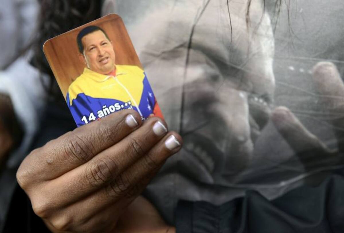 Peloteros venezolanos lamentan deceso de Chávez. AFP