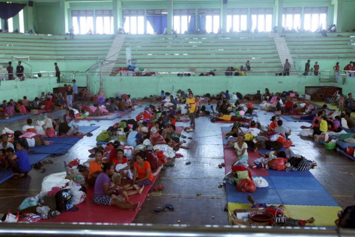 Miles de residentes de la isla turística de Bali, en Indonesia, se concentraban el sábado en refugios temporales. AP Firdia Lisnawati