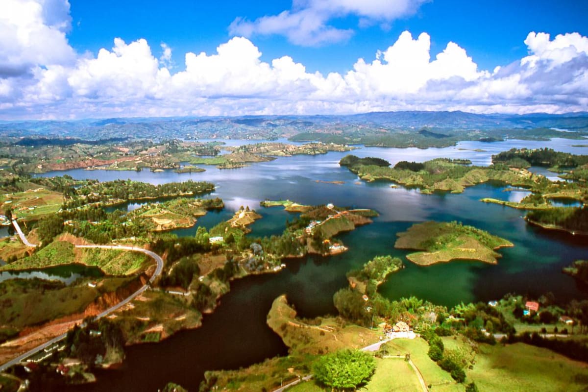 Una joven muerta y una desaparecida tras accidente en jet-sky en El Peñol