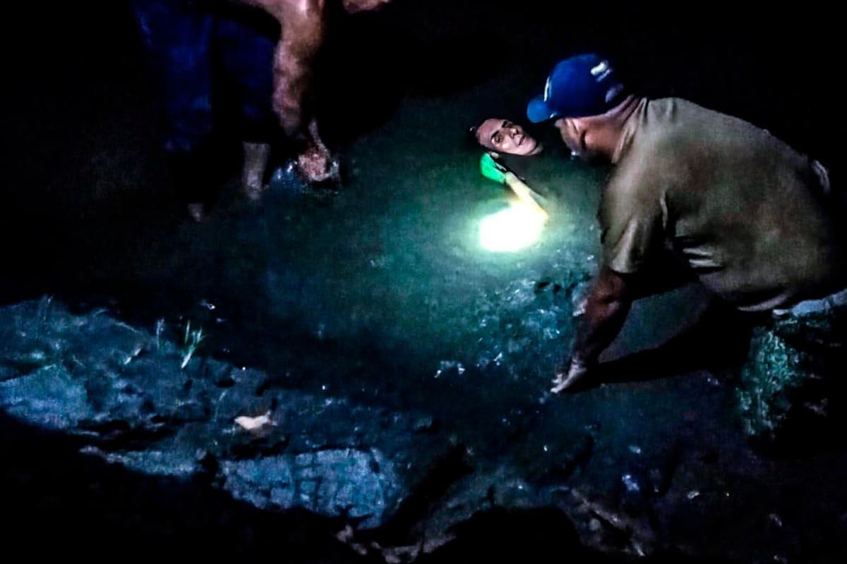 Así fue el rescate de ciclista que cayó al Canal del Dique en Gambote