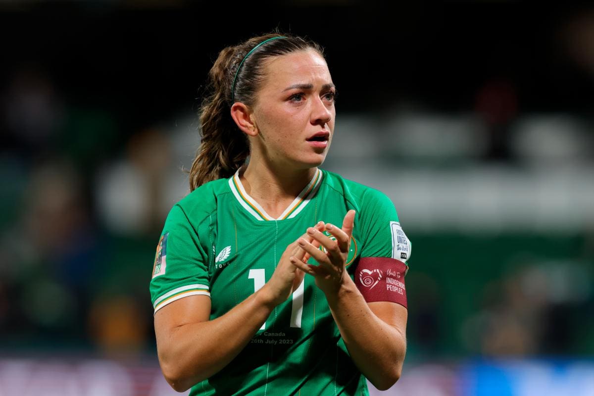 Video: jugadora de Irlanda marcó un gol olímpico en pleno Mundial