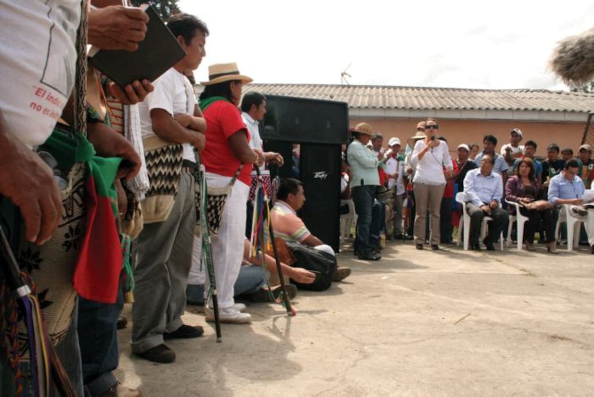 15 heridos deja enfrentamiento entre indígenas y campesinos. COLPRENSA