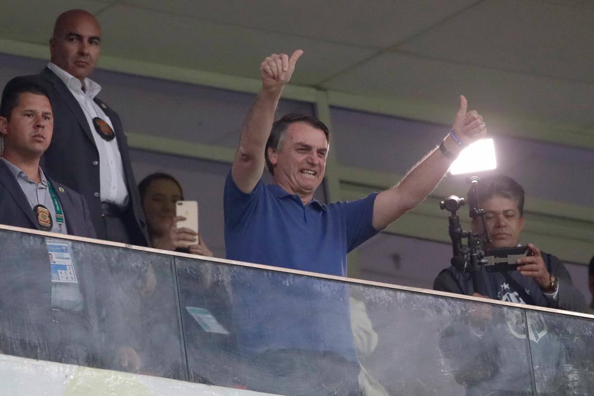 Bolsonaro visitó a Neymar en el hospital