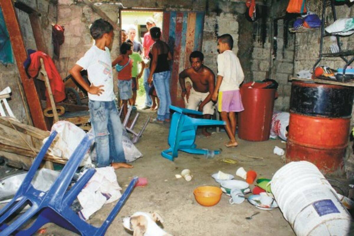 La casa de la madre de Casimiro Ramos Díaz, una humilde desplazada, también fue destrozada.