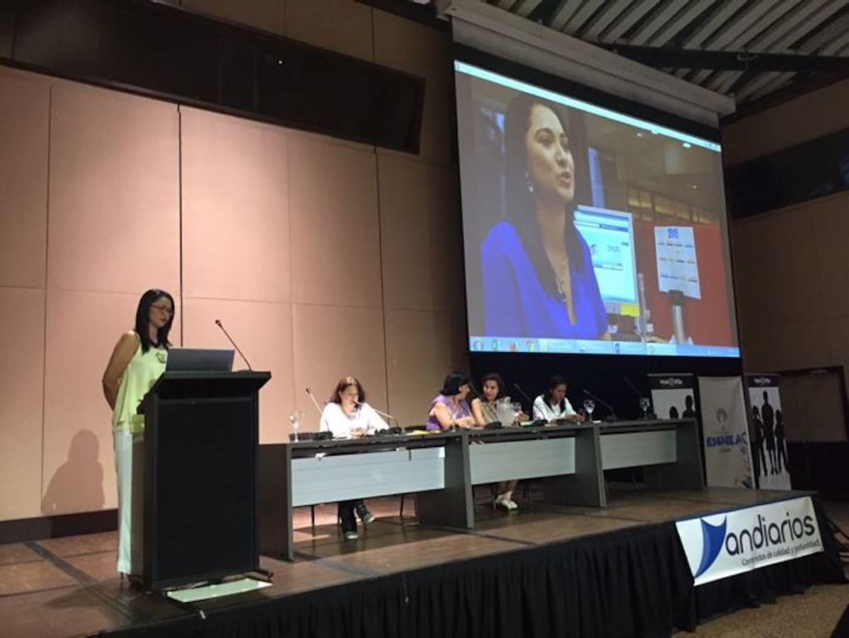 Eydith Barrios, coordinadora del Programa Prensa Escuela en El Universal expuso la experiencia del diario implementado estrategias para estudiantes y docentes. Luis Eduardo Aparicio.