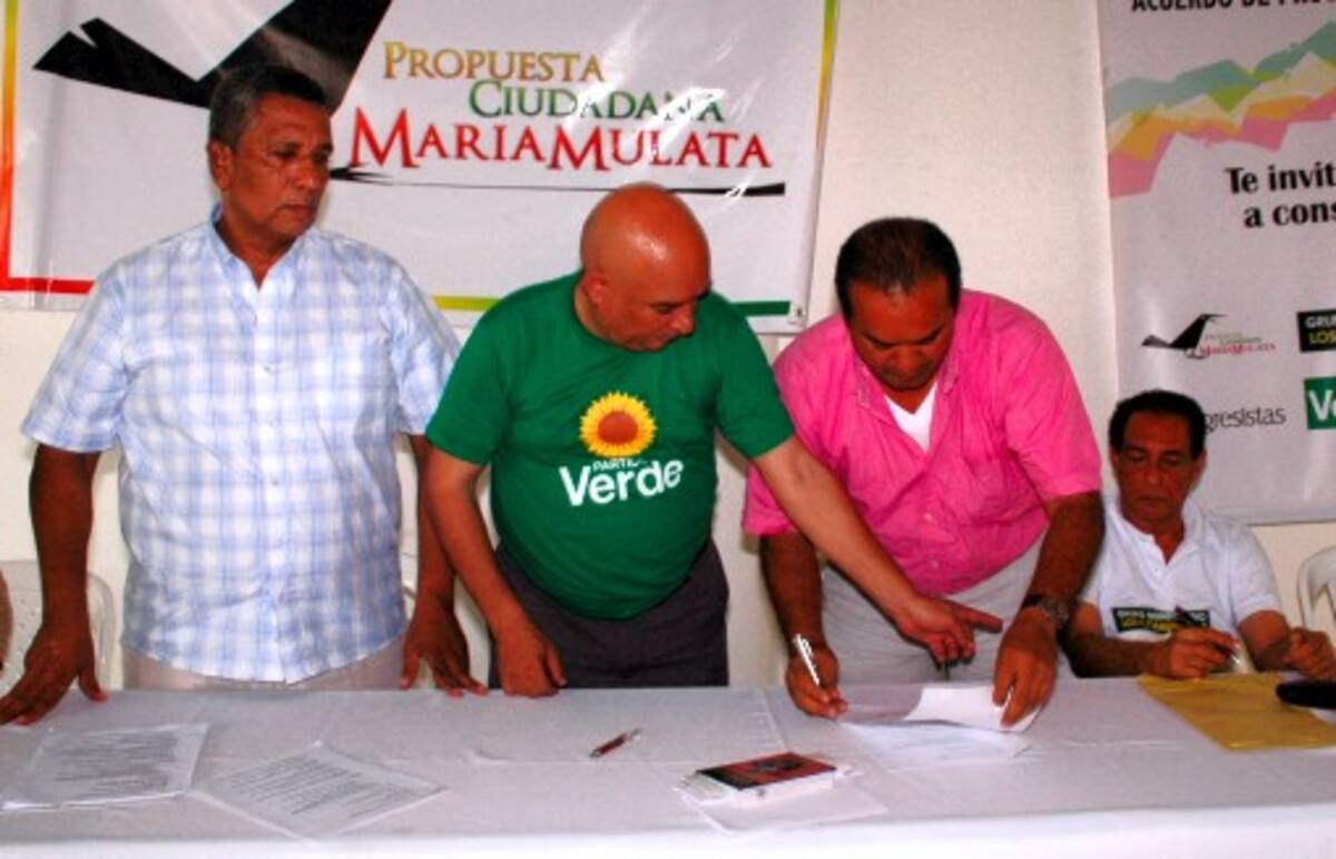 Los firmantes Julio Porto, de la Propuesta Ciudadana María Mulata; Julio Carrascal, del Partido Verde; Carlos Vargas, de Ciudadanos Progresistas, y Tufit Hazime, del Movimiento Significativo Comuneros. cortesía