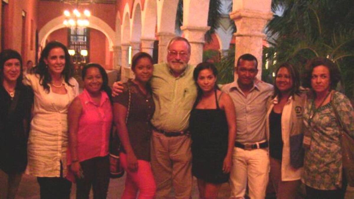 El filosofo y novelista español se reencontró con los jóvenes a los que visitó en el barrio Nelson Mandela hace ocho años, cuando aún eran niños, habló con ellos de sus procesos y compartieron ideas sobre el oficio de la escritura. Santiago Preciado Púa