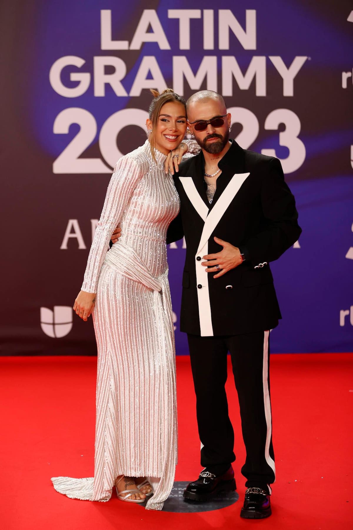Greeicy Rendón y Mike Bahía en la alfombra roja de la gala anual de los Latin Grammy. //Foto: EFE.