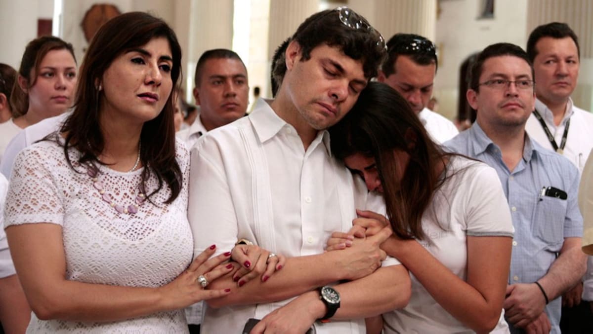 La familia de Daniela en una misa por su liberación. COLPRENSA