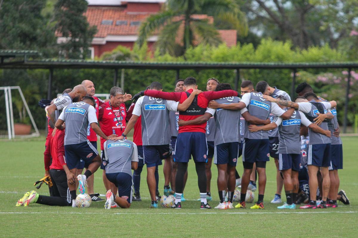 Comienza la cuenta regresiva: Junior debe sumar 24 de 33 puntos posibles