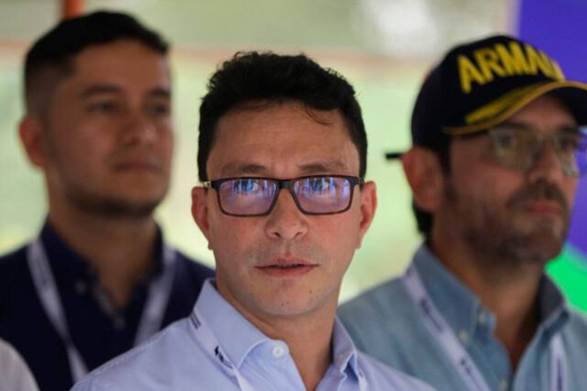 Acusan al fiscal Francisco Barbosa de torpedear los procesos de paz