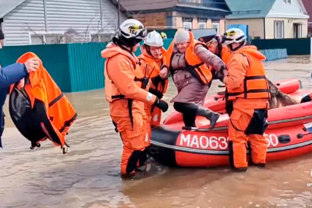 Miles de evacuados por inundaciones en Rusia