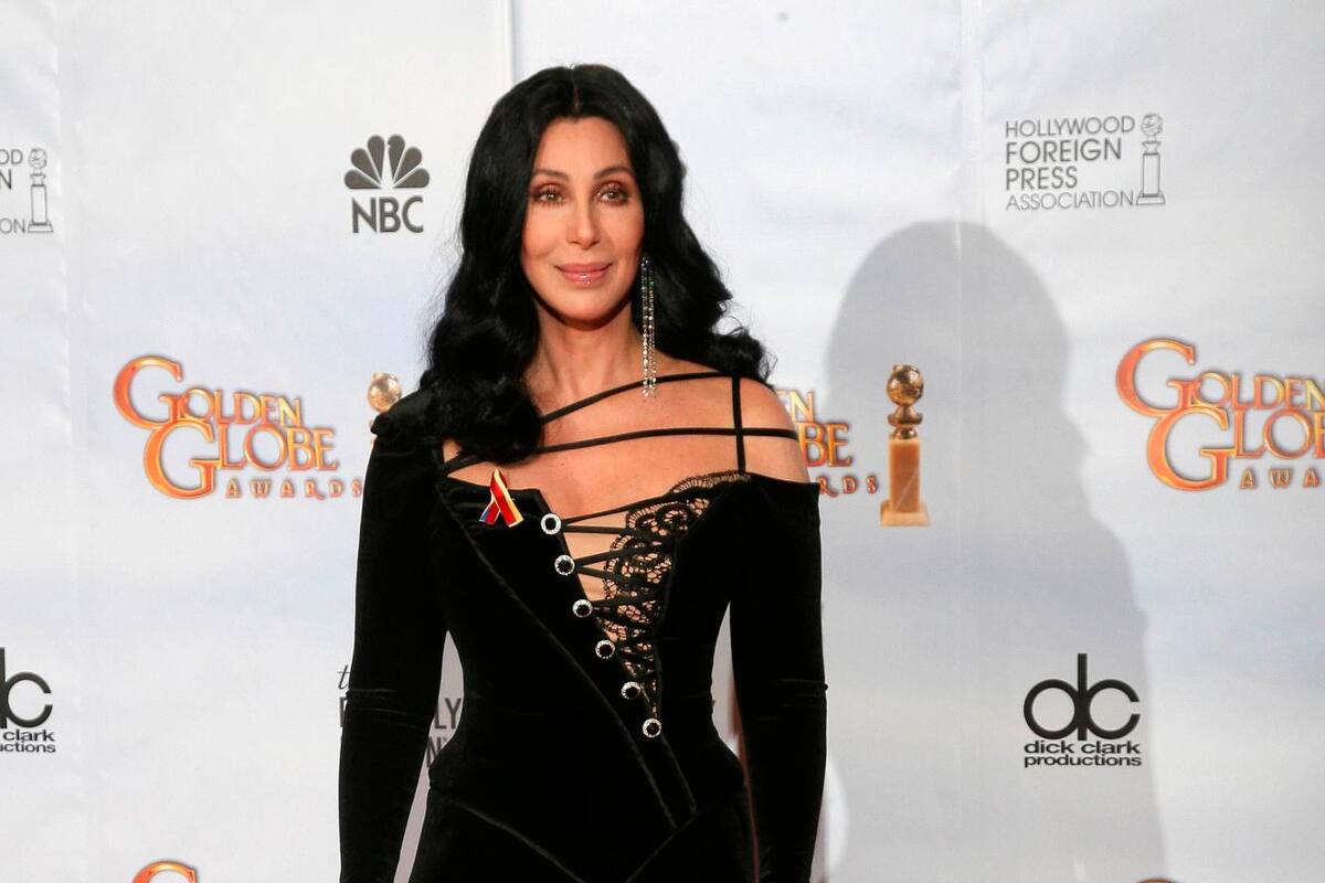 Cher se disculpó en Twitter por su controversial mensaje
