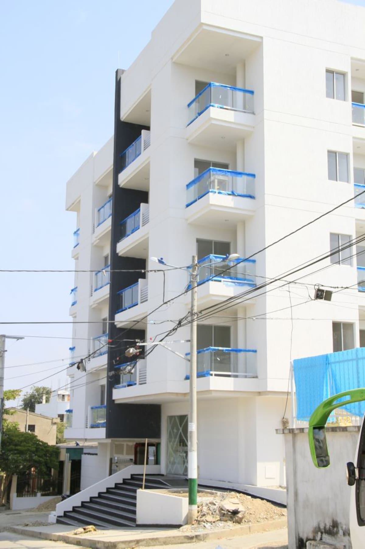 El edificio Alta Villa aún no está habitado, sin embargo, la comunidad quiere que se tomen medidas de protección para que no empeore la situación del alcantarillado cuando lleguen los inquilinos Zenia Valdelamar