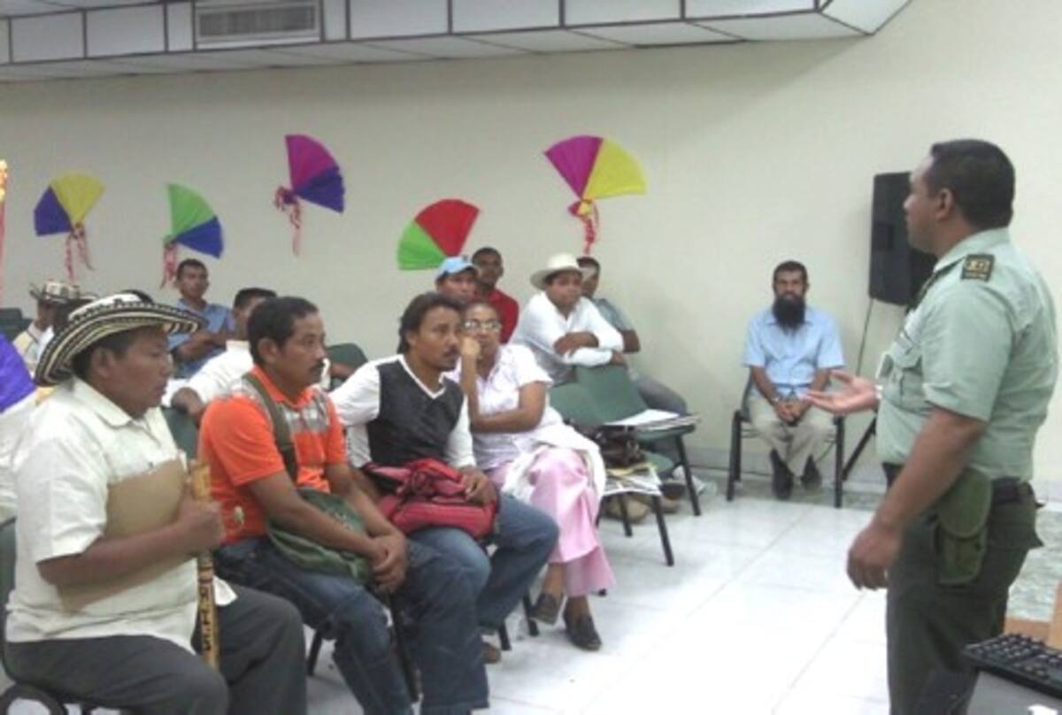 La Policía se reunió con comunidades en situación de desplazamiento.
