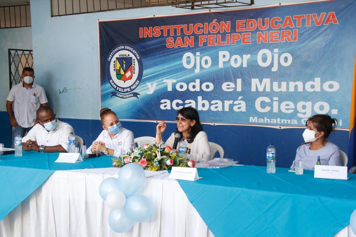Olga Acosta, secretaria de Educación, y Constanza Alarcón, viceministra de Educación. //Luis Herrán - El Universal.